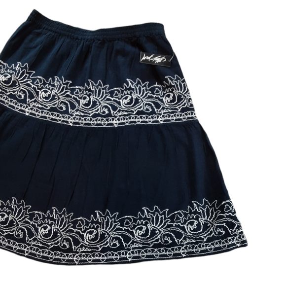 Lord & Taylor Skirt - Picture 3 of 5